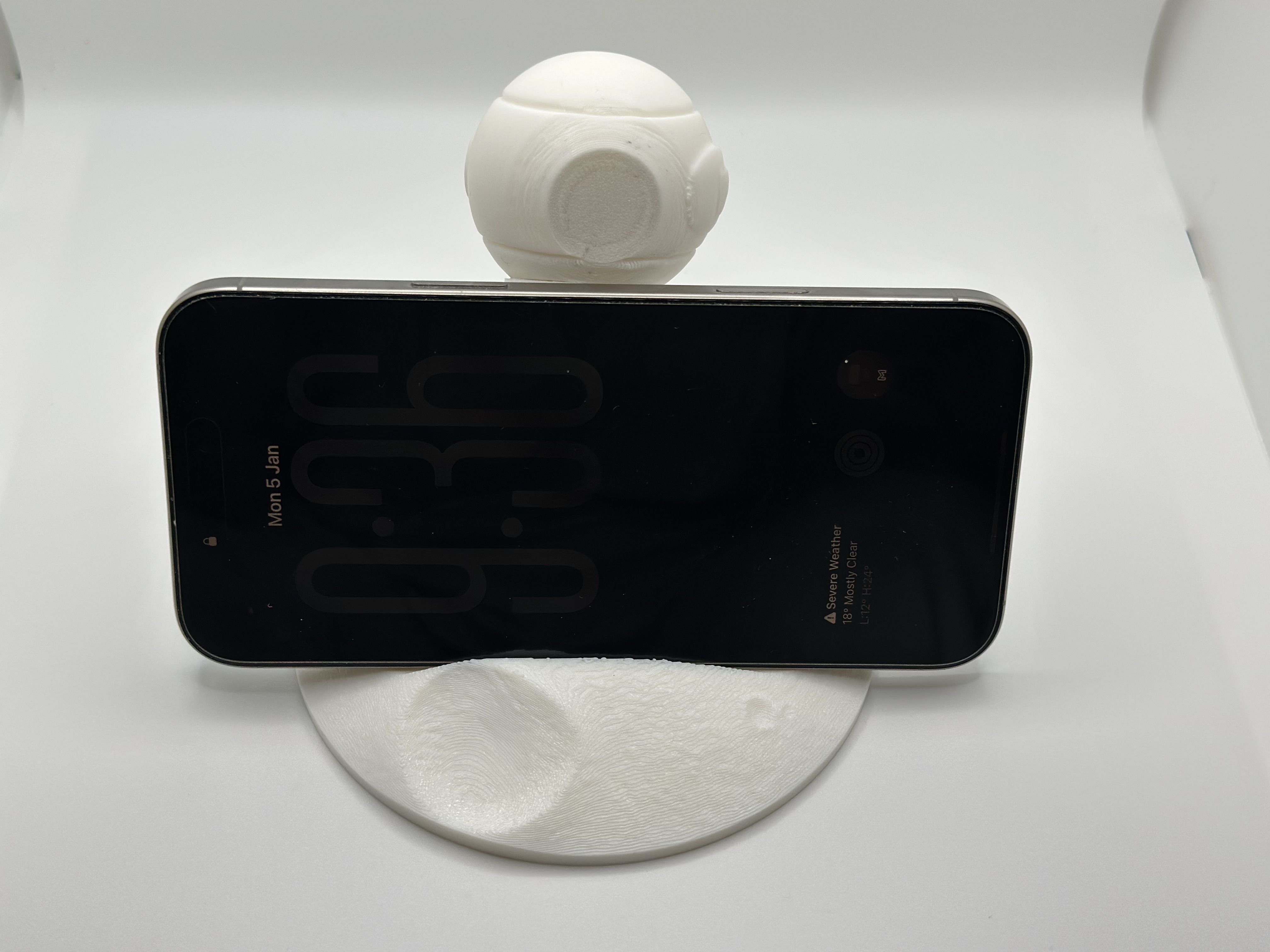 Astronaut Phone Stand thumbnail 4